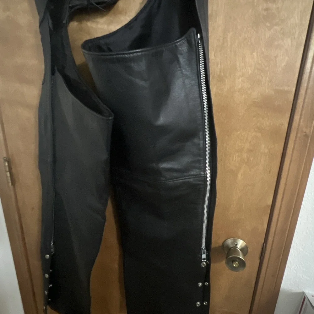 Interstate Leather Black Chaps 2XL Adjustable 34 - 46